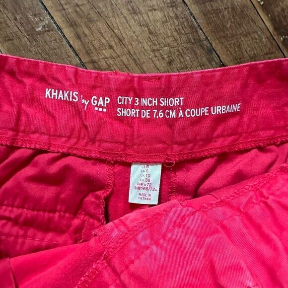Khakis by Gap city 3 inch bright red flat front chino shorts - Picture 2 of 3